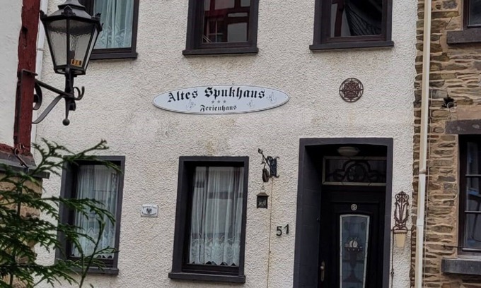 Ellenz-Poltersdorf Casa | "Altes Spukhaus" Beilstein - historic winegrower's house from 1880