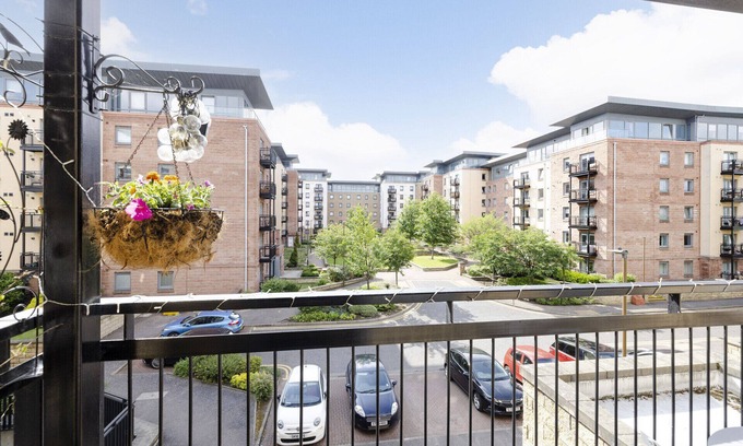 Gorgie Apartamento | ALTIDO stylish 2bed flat w/ balcony & free parking