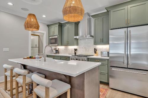 Berry Hill Casa | Alto-Private Rooftop Deck-8 Mins to Broadway