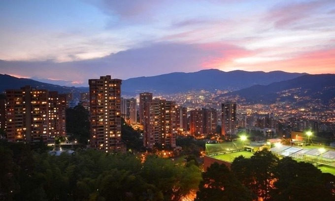 Los Naranjos Apartamento | Alto Tesoro 1106 Vista increíble