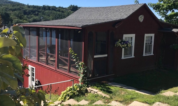 Alton Bay Cabaña | Alton Bay Winnipesaukee Cottage