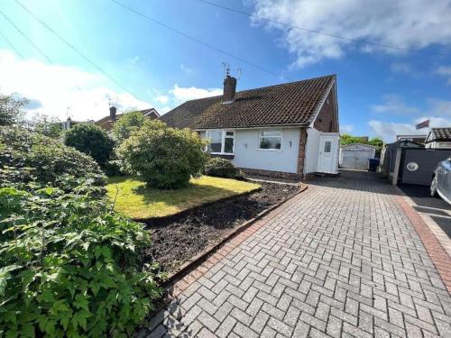 Werrington Casa | Alton Towers/Foxfield & Oak Barns/Peak District