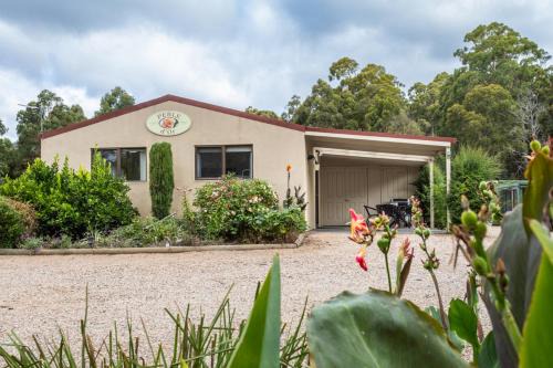 South Spreyton Casa | Altona Garden Retreat