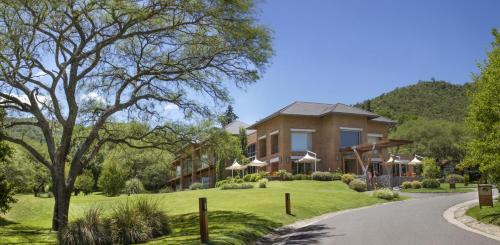 Villa General Belgrano Hotel | Altos de Belgrano Hotel Cabañas Golf y Spa