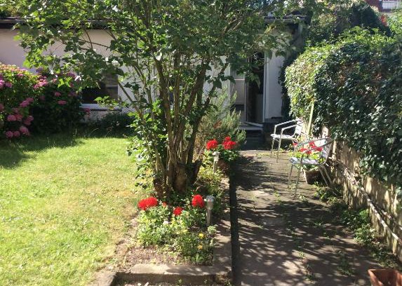 Old Town Apartamento | Altstadt Bonn mit eigenem Parkplatz und Garten