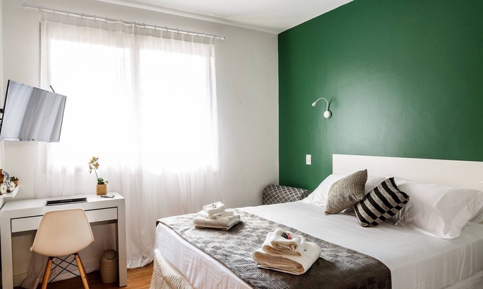Alto de Pinheiros Apartamento | Aluguel de Suítes Por Temporada