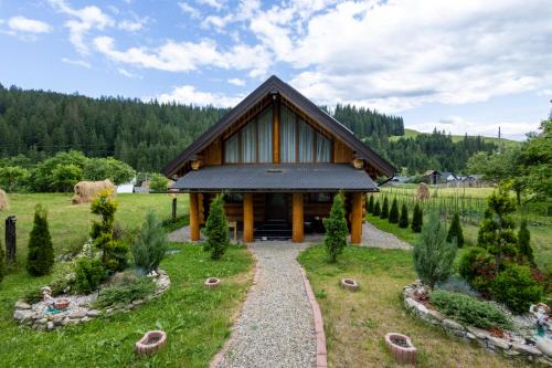 Vatra Moldovitei Casa | Alvi