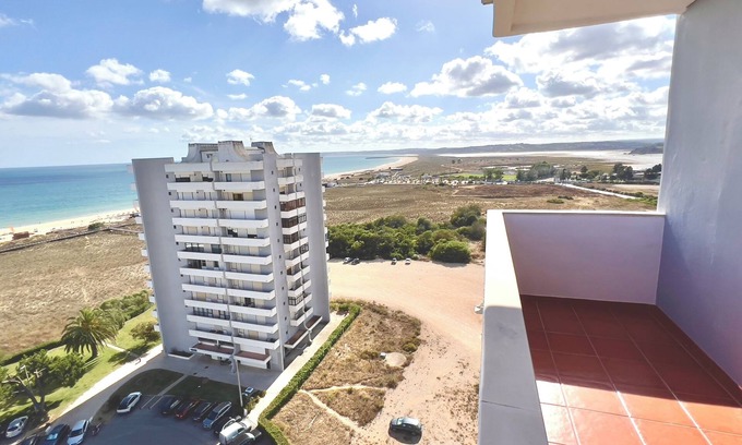 Torralta Apartamento | ALVOR SEVEN 11 - Sea View Studio Apartment – Alvor Beach
