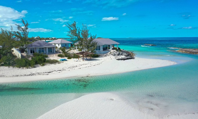 William's Town Casa | Always Calm Beach. No Estate like this in Exuma! Brand New on protected sand bar