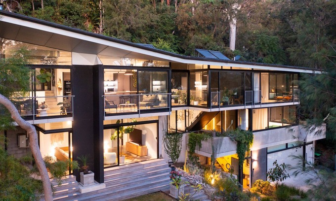 Newport Casa | Alya House: The Luxury Pet-Friendly Accommodation with Private Beach