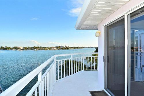 Treasure Island Casa | Amadeus 9