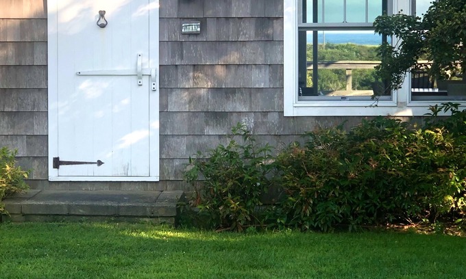 Amagansett Dunes Casa | AMAGANSETT BEACH HOUSE WITH EXPANSIVE OCEAN VIEWS