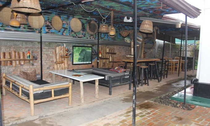 Musanze Cama Y Desayuno | Amahoro Guest House - Queen Room