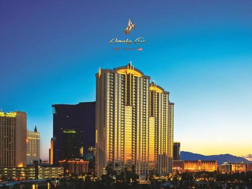 Las Vegas Apartamento | Amalz 2 Bedroom 3 Bathroom Balcony Suite at Mgm Signature ! Las Vegas