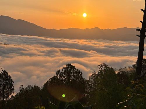 Almora Chalet De Esquí | Aman Homestay
