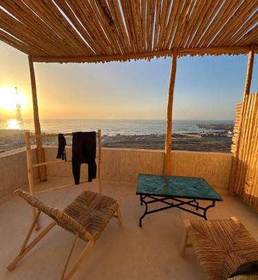 Imsouane Hotel | Aman surf paddle yoga