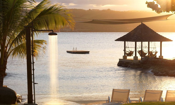Discovery Bay Casa | AMANOKA PROMETE UNA VACACIONES LUJOSA Y REALMENTE DISFRUTADA.