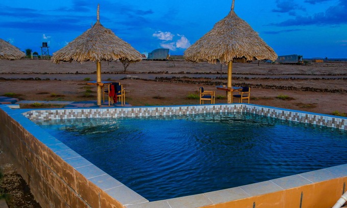 Amboseli Alquiler De RV | Amanya 1 -bed King Lion Tent