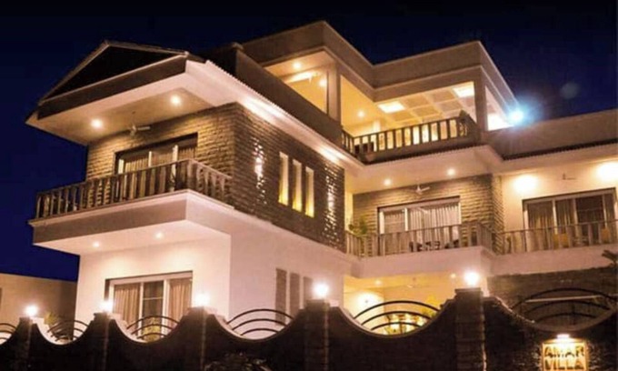 Lake Pichola Hotel | Amar Villa Homestay