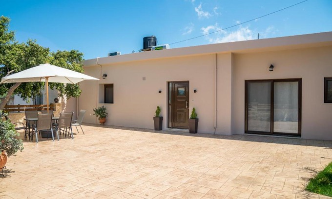 Karefiliana Casa | Amarantos House