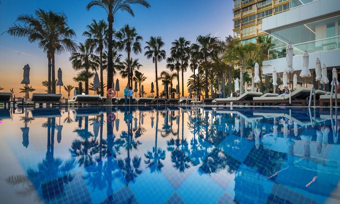 Centro de Marbella Hotel | Amàre Beach Hotel Marbella - Adults Recommended