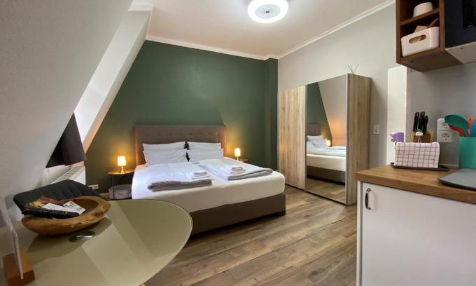 Potsdam Hotel | Amaroo - Gästehaus "Charlotte"