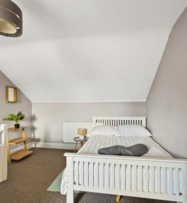 Grantham Apartamento | Amaya Five - Newly renovated - Very spacious - Sleeps 6 - Walking distance to town centre - Grantham