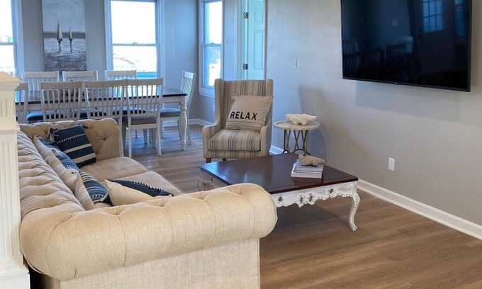 Pawcatuck Casa | Amazing 10 Bedroom Compound on the Water with 6 Bedroom Home & 4 Studio Cottages