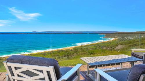 Killcare Heights Casa | 'Amazing 180 Degree Views' by HolidayCo