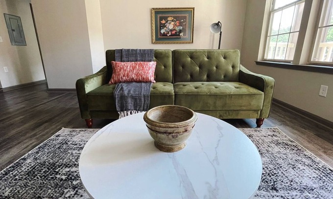 Ferndale Apartamento | Amazing 1BD/1BA w/Balcony + Gym - Little Rock