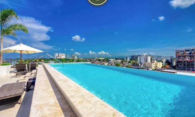 Díaz Ordaz Apartamento | Amazing 2 BR Condo in Versalles - Rooftop Pool