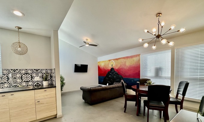 Franklin Park Casa | Amazing 2bd Townhome close to Downtown