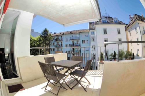 Seefeld Apartamento | Amazing 2BR near Lake - Flower 33