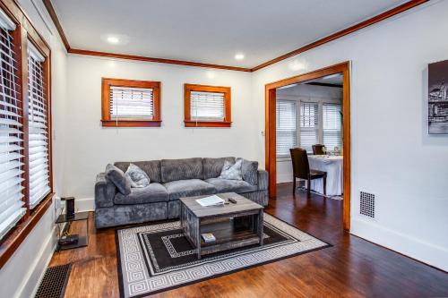 Rochester Casa | Amazing 3 bedroom home Steps, Airport, UofR, RIT, Strong
