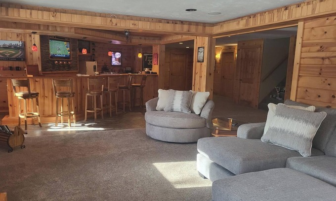 Abrams Casa | Amazing 3 bedroom house 20 minutes from green bay.