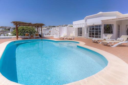 Tias Casa | Amazing 3 Bedroom Ocean View with Pool