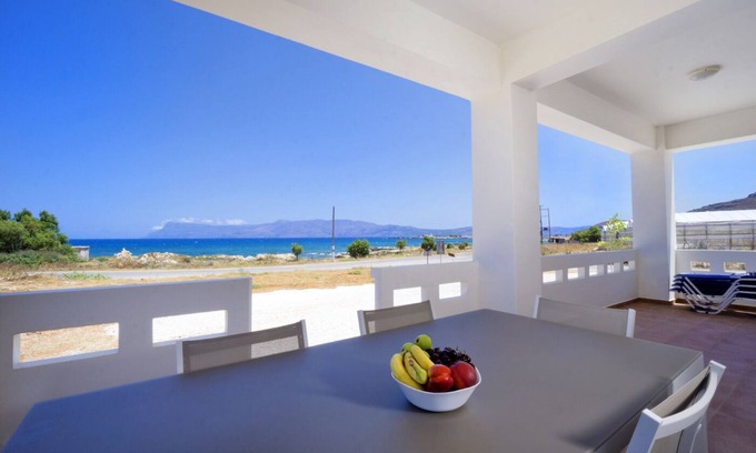 Trachilos Villa | Increíble villa de 3 dormitorios junto a la playa de arena