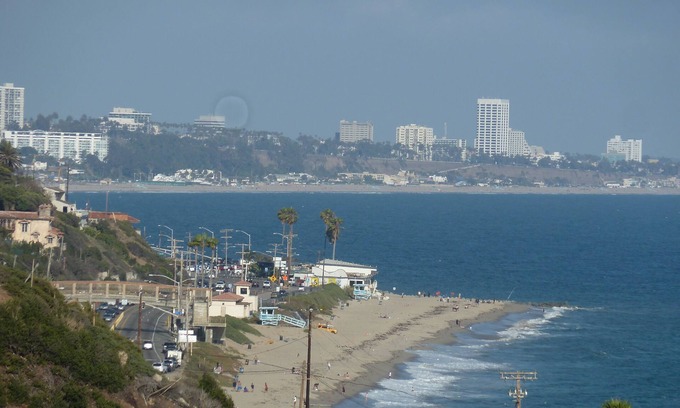 Malibu Villa | Increíble villa panorámica de 3000 pies cuadrados con vista al mar, a pasos de la playa, capacidad para 12