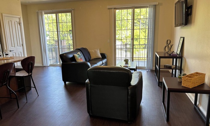 Notre Dame Casa | Amazing 4-bedroom townhome to celebrate football season steps from Notre Dame