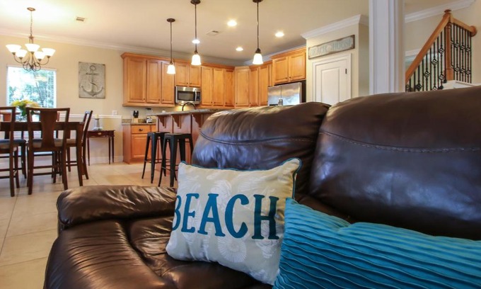 Villages of Crystal Beach Casa | Amazing 4 Bedroom Vacation Home in The Villages of Crystal Lakes