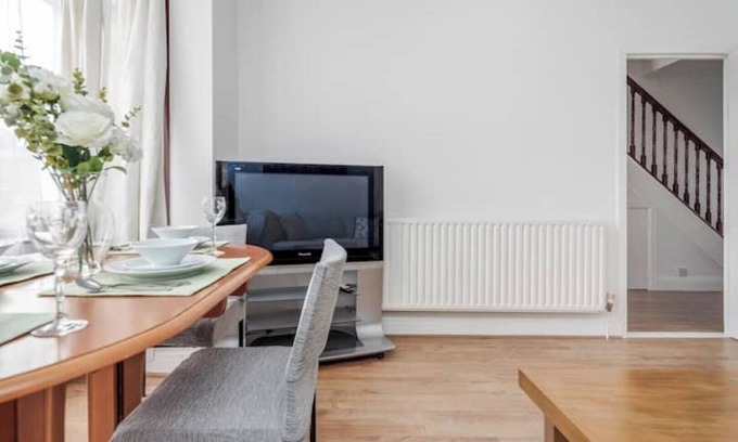Havering Casa | Amazing 4 Bedrooms House near Romford Station