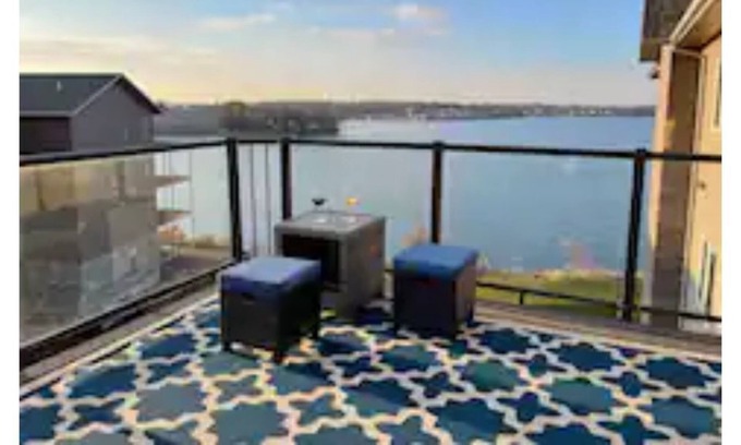 Arnolds Park Condominio | Amazing 4 BR, 3 Bath condo, with 2 master suites!