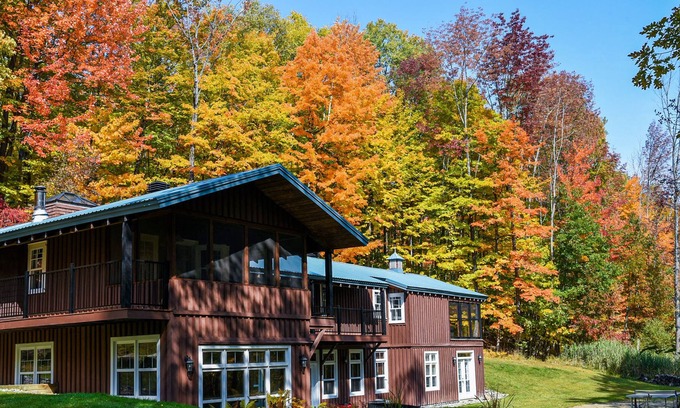 North Hatley Chalet De Esquí | Amazing 5 bedroom cottage in beautiful North Hatley