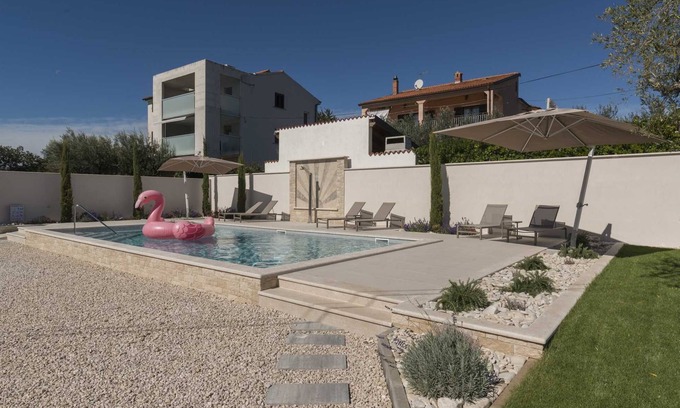Valica Villa | Impresionante villa de 5 dormitorios con piscina a solo 2 km de la playa