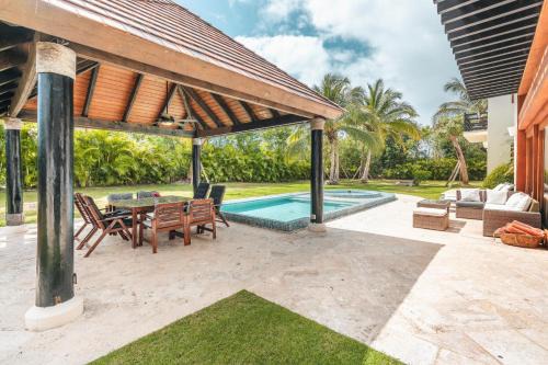 Punta Cana Villa | Amazing 5br villa w pool at Green Village A
