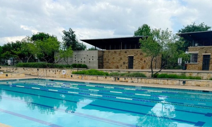 Mueller Casa | Amazing Amenities! Mueller-King Bed-Gym/Tonal-Pool-Arcade