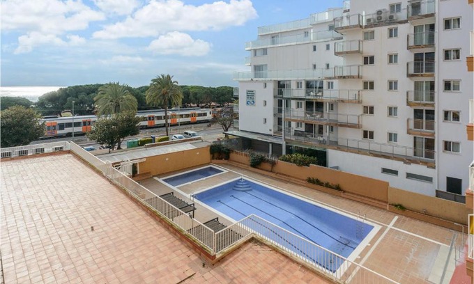 Malgrat de Mar Apartamento | Amazing Apartment In Malgrat De Mar With Kitchen