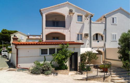 Bol Apartamento | Amazing Apartment In Bol With Wifi