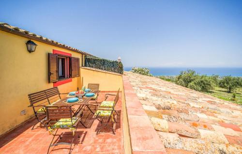 Collesano Apartamento | Amazing Apartment In Collesano Pa