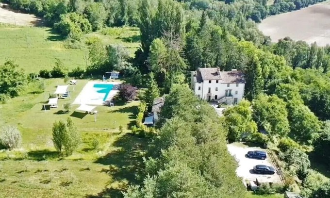 Montone Apartamento | Amazing apartments with pool and private restaurant